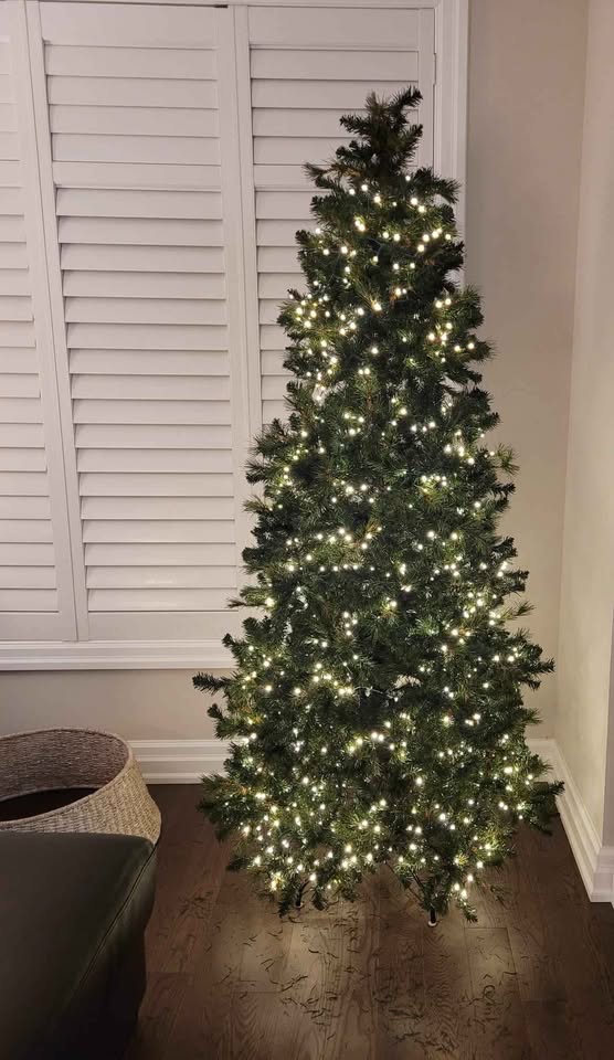 Artificial Christmas Tree (not pre lit) - photo 4