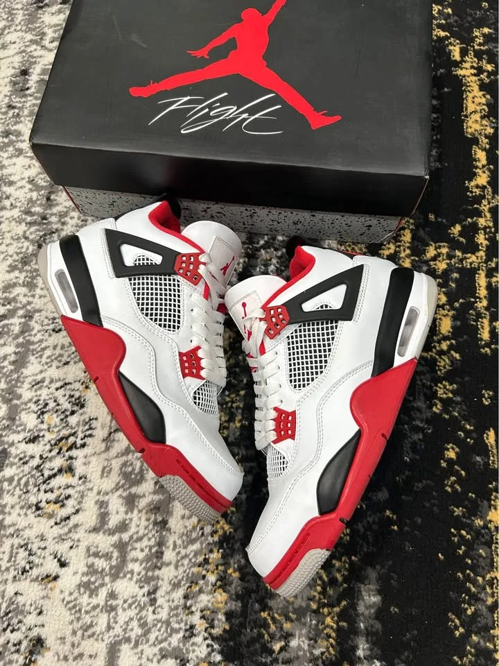 Jordan 4 fire reds size 9 image indicator(6)