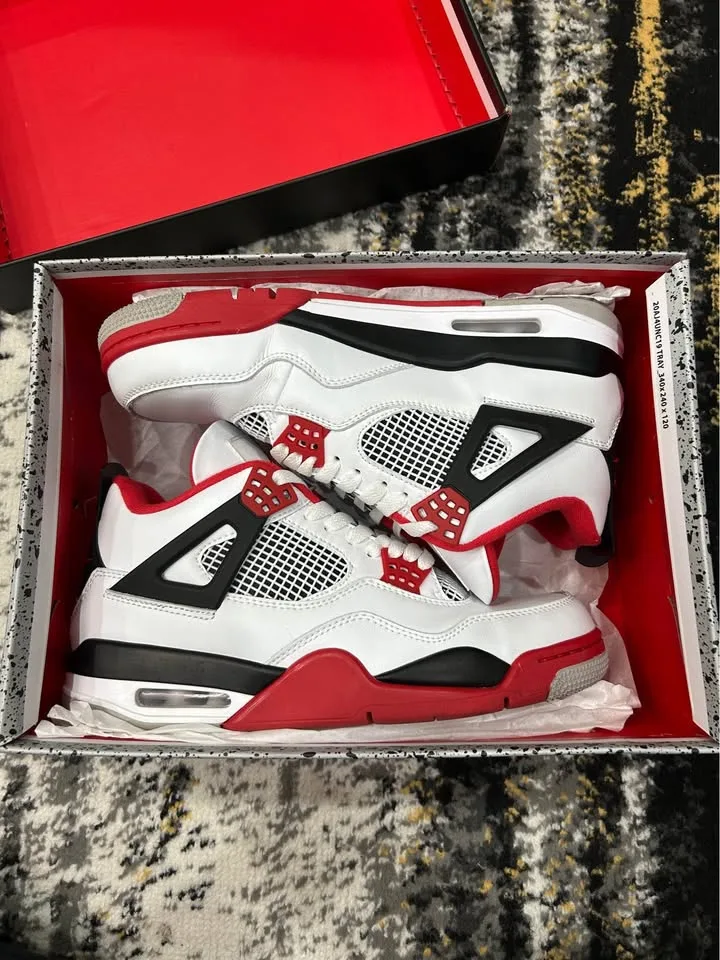 Jordan 4 fire reds size 9 image indicator(9)