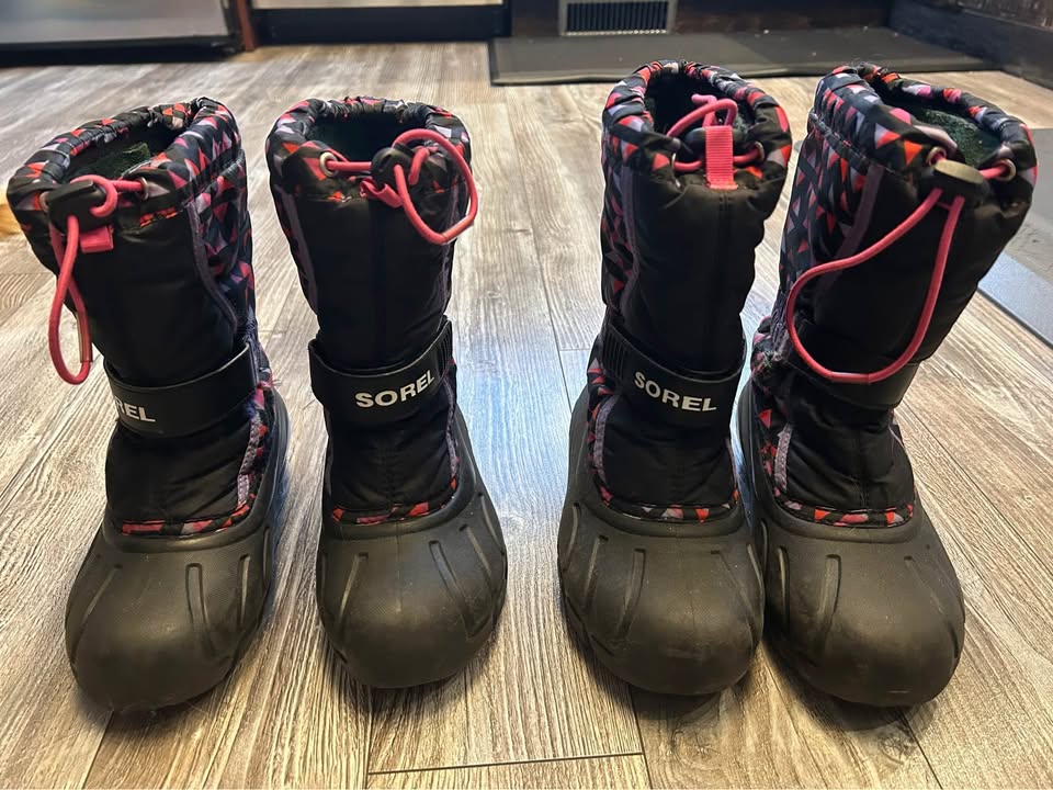 Sorrel Winter Boots - Kids Size 1 and 2 - photo 2