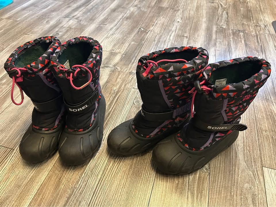 Sorrel Winter Boots - Kids Size 1 and 2 - photo 3