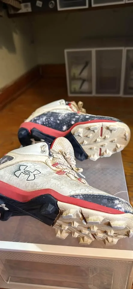 Under Armor Boy Cleats 3Y image indicator(3)