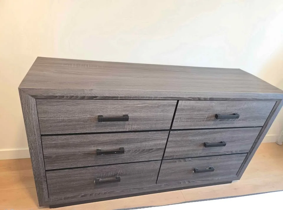 King size bedroom 5 piece image indicator(2)