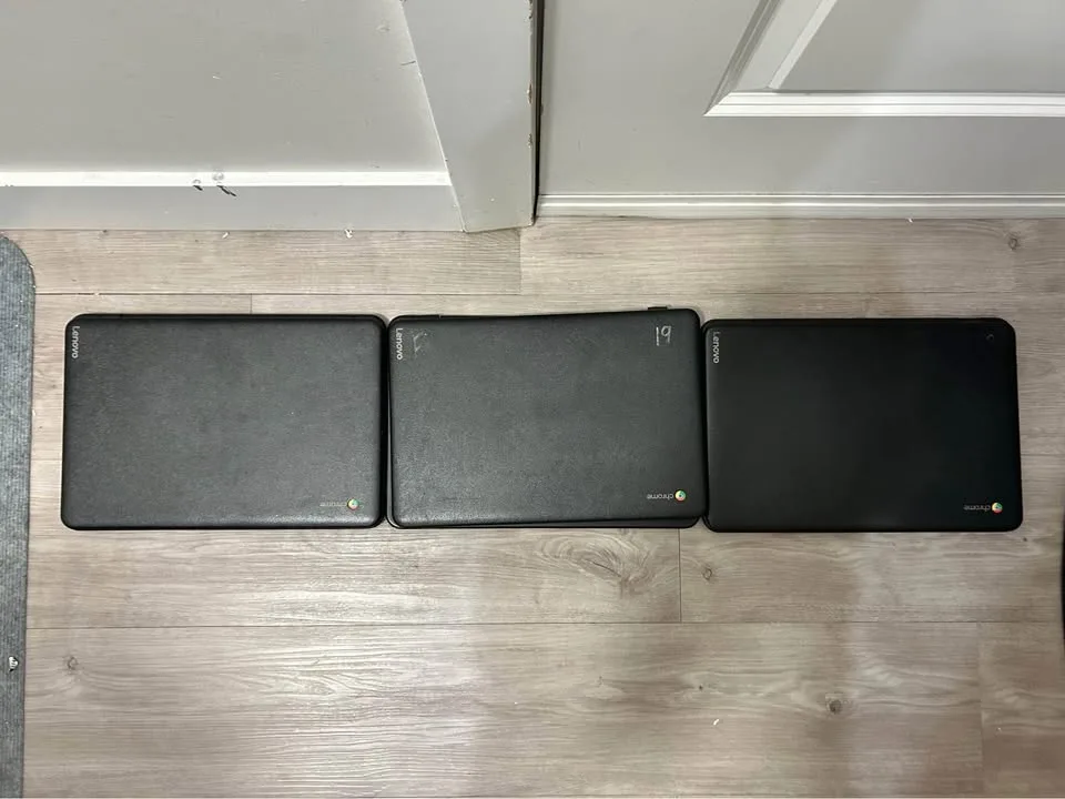3x Lenovo Chromebooks (AS-IS) image indicator(2)