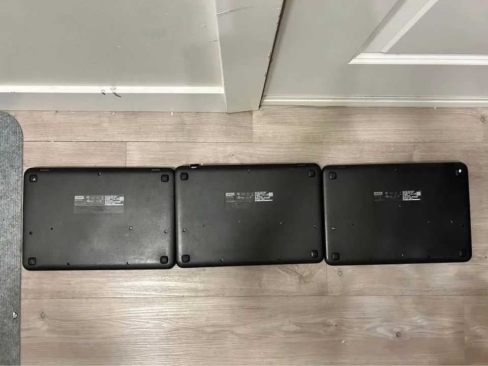 3x Lenovo Chromebooks (AS-IS) image indicator(3)