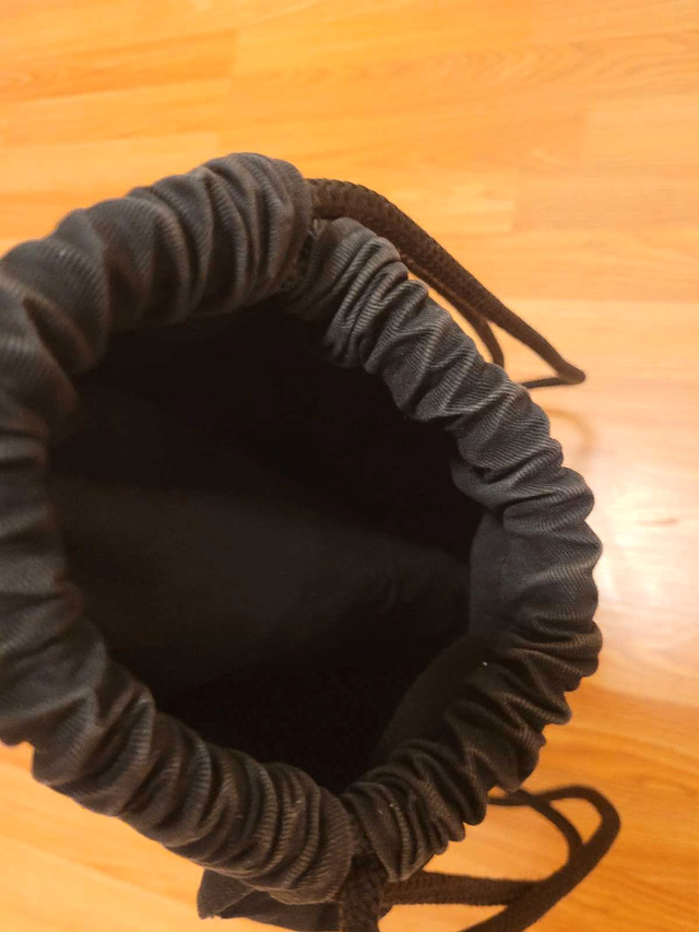 Black Drawstring Backpack with Musical Note Design - photo 4