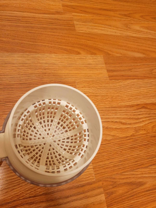 Cream Manual Citrus Juicer - photo 4