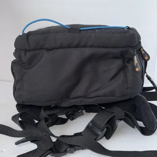 AmazonBasics Camera Backpack 1393R1 - Black image indicator(6)