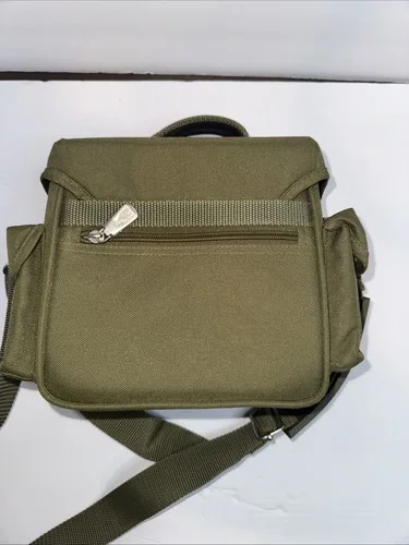London Fog Camera Case with Strap Olive Green 10.5”x5”x8” image indicator(3)