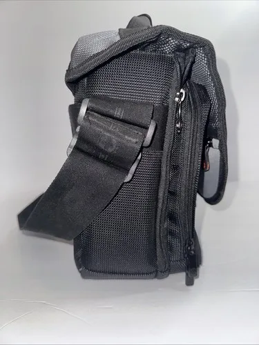 SWISSGEAR The Mythos Backpack Black Gray with /Shoulder 12”x5”x9 image indicator(3)