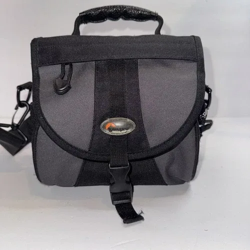 Lowepro EX 120 Black Multi-Compartment 8”x5.5”x7” image indicator(2)