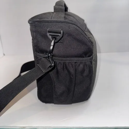 Lowepro Black Digital Camera Pouch Shoulder Bag 9”x6”x8.5” image indicator(3)