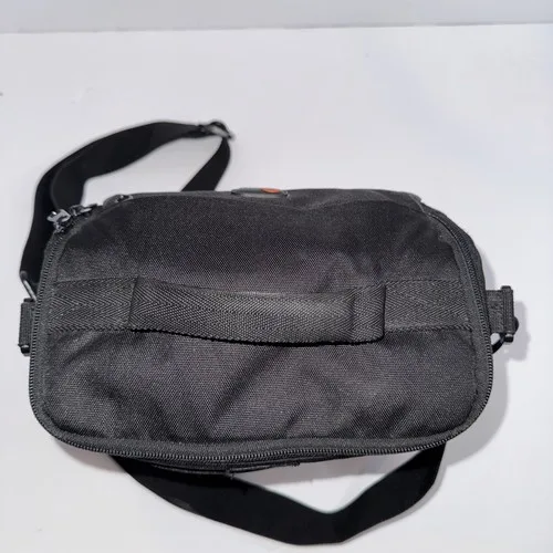 Lowepro Black Digital Camera Pouch Shoulder Bag 9”x6”x8.5” image indicator(5)