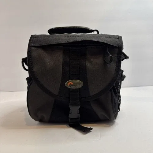 Lowepro Camera Bag with Padded Pockets Excellent Condition 8”x5”