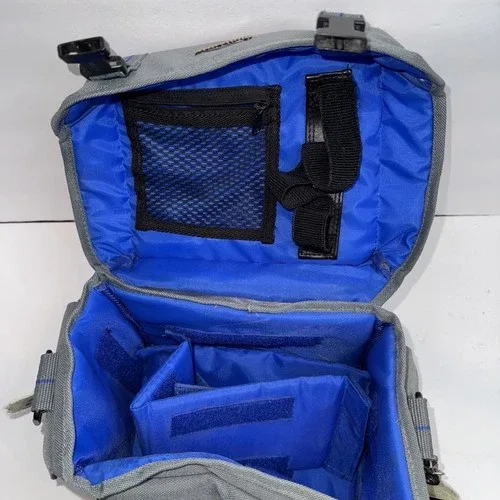 Mustang Camera Case with Shoulder Strap Grey 10”x5”x8” image indicator(7)