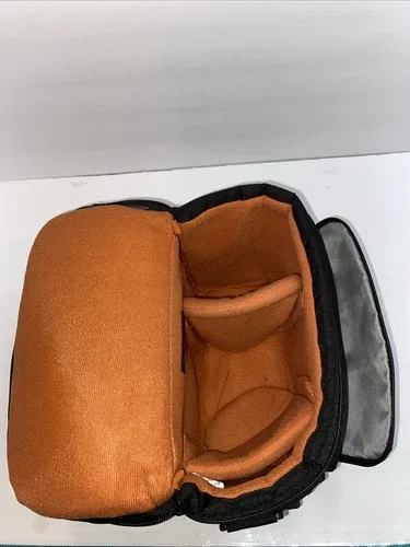 Lowepro Camera Bag for Small Cameras 10”x6”x9” image indicator(7)