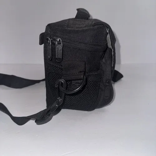 Lowepro Ridge 10 Arctic Blue/Black Camera Pouch 9”x5”x7” image indicator(3)