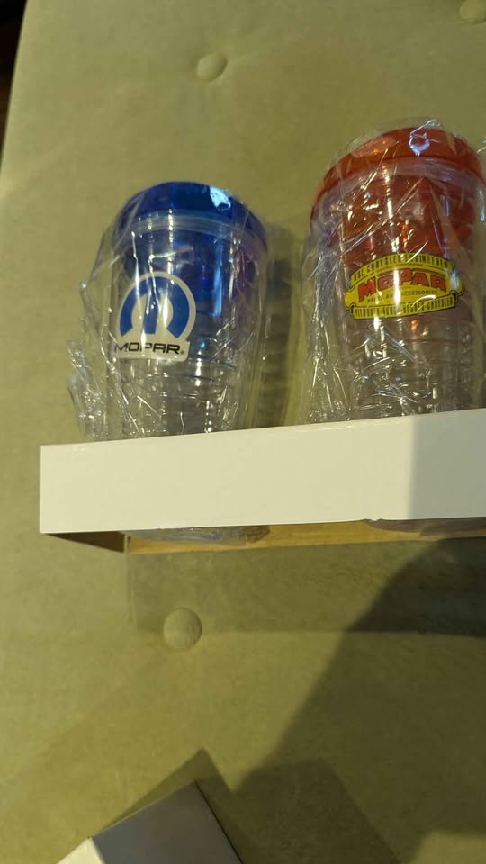 Plastic Tumbler Set Pair w/ Lids - photo 2