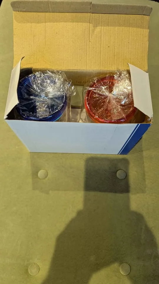 Plastic Tumbler Set Pair w/ Lids image indicator(4)