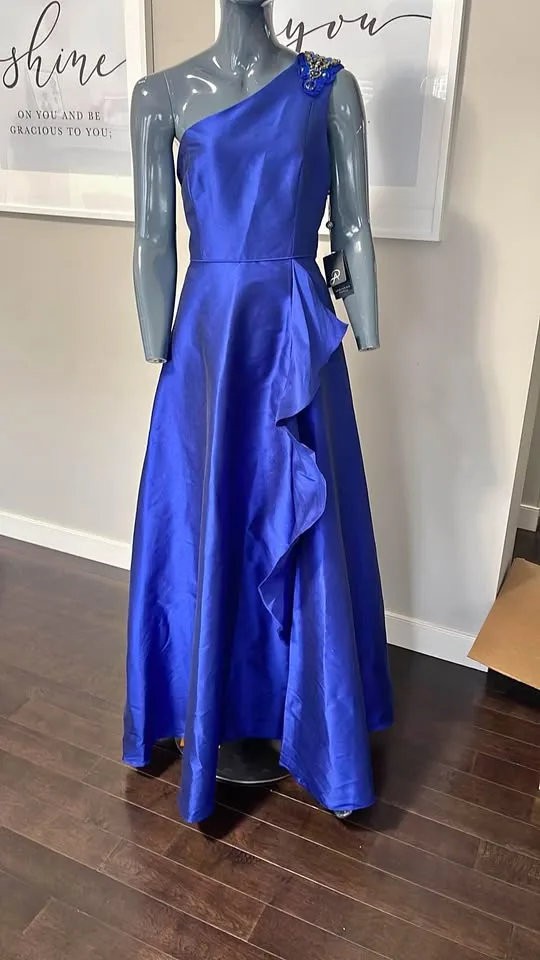 Brand new with tags Adrianna Papell dress