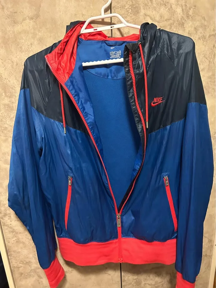 Nike Windbreaker jacket image indicator(2)