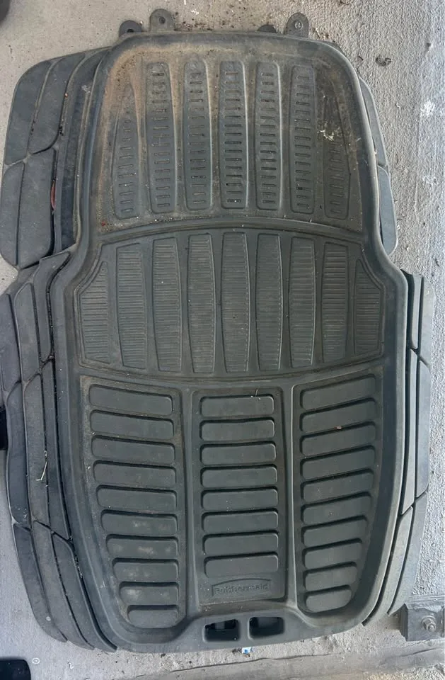 Rubbermaid Car Mats image indicator(2)