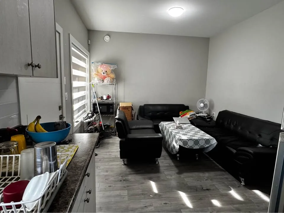 1 Bed 1 Bath - House image indicator(4)