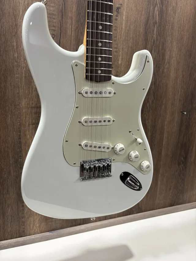 Fender Made in Japan Limited Stratocaster® XII image indicator(3)