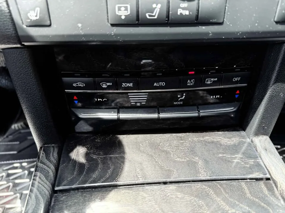 2013 Mercedes-Benz E-Class image indicator(10)