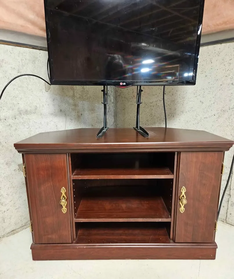 Saduer Corner Unit TV Stand *Includes TV*! image indicator(2)