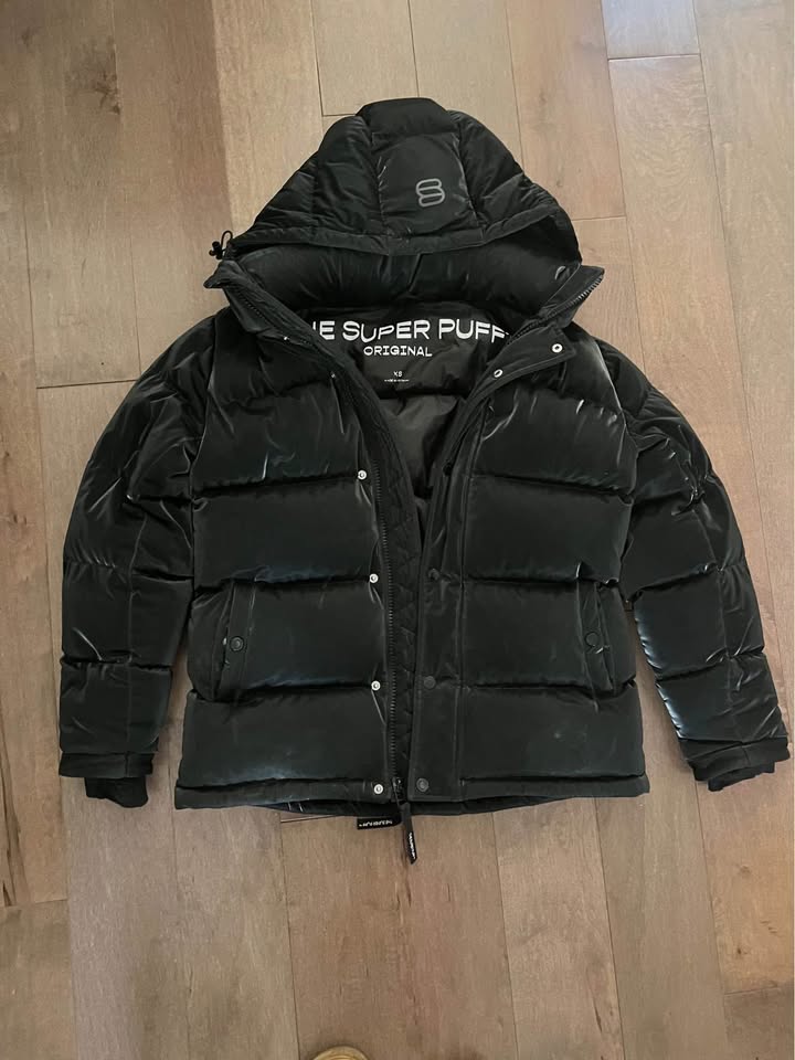 Aritzia Super Puff Liquid Shine XS down jacket - photo 4