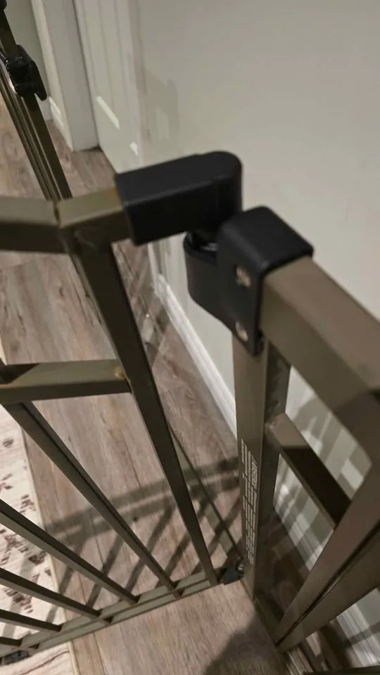 Baby or Pet gate metal image indicator(3)