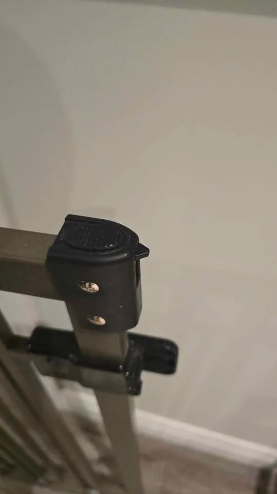 Baby or Pet gate metal image indicator(4)