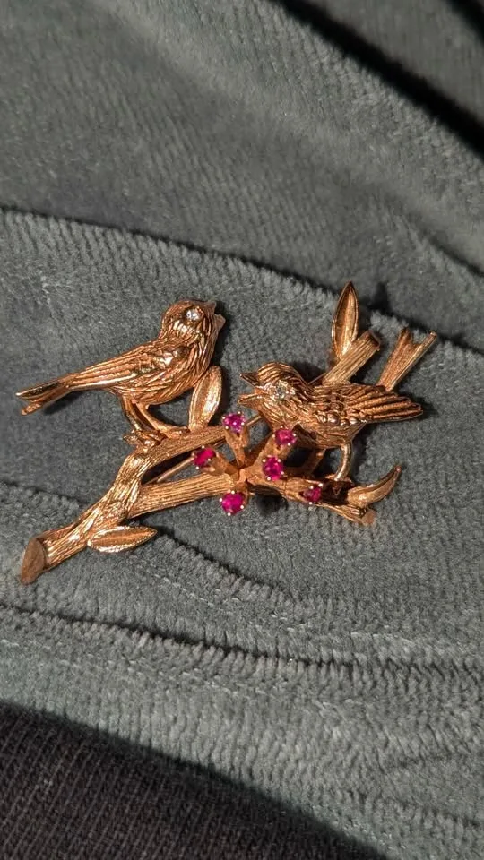 Vintage 14k Lovebirds Brooch image indicator(2)