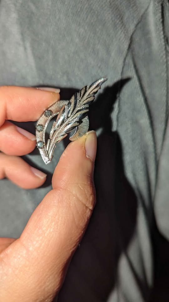 Vintage Italian 18K white gold Feather Brooch - photo 4