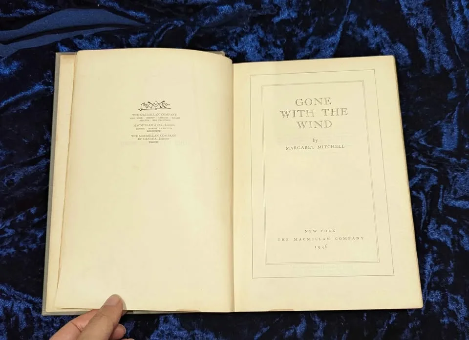 Gone With the Wind (1936) Early Edition Hardcover image indicator(2)