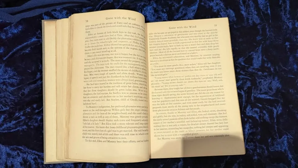 Gone With the Wind (1936) Early Edition Hardcover image indicator(5)