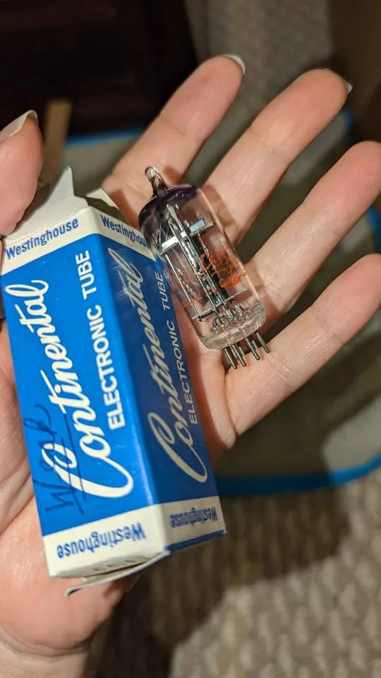 Vintage Vacuum Tube Lot (8 pcs) – GE • Westinghouse... image indicator(4)