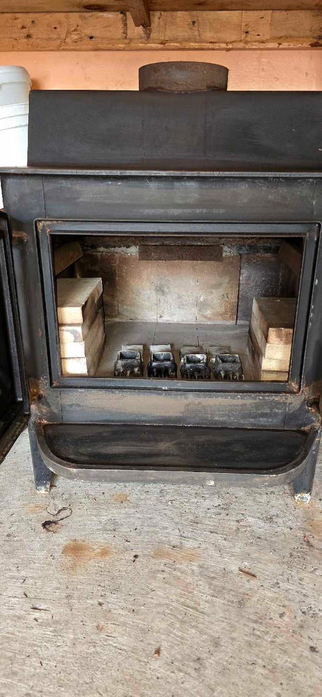 Grandma Bear Fisher Wood Stove Cathedral Doors TOP VENT - photo 2