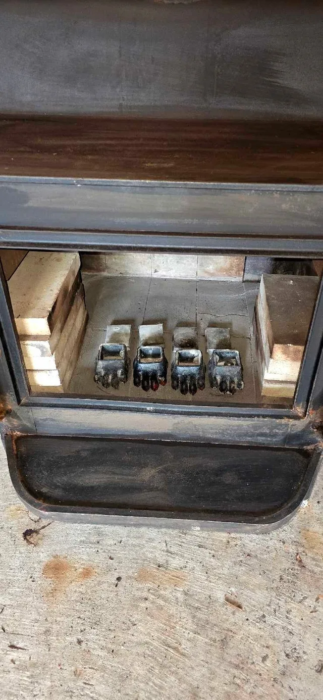 Grandma Bear Fisher Wood Stove Cathedral Doors TOP VENT image indicator(3)