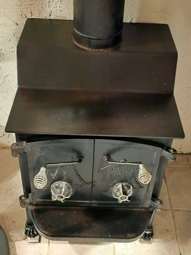 Grandma Bear Fisher Wood Stove Cathedral Doors TOP VENT image indicator(7)