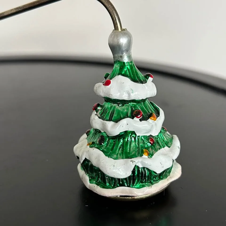 Candle Snuffer with Christmas Tree Handle – Christmas Decor image indicator(2)