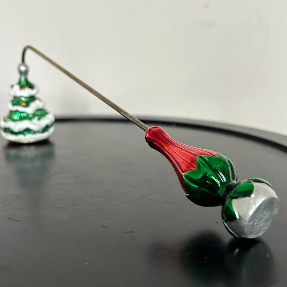 Candle Snuffer with Christmas Tree Handle – Christmas Decor image indicator(3)
