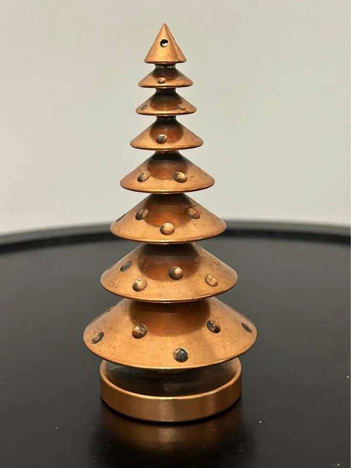 Vintage Brass Christmas Tree by Peace Design – Christmas Decor 4 image indicator(2)