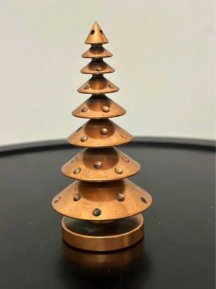 Vintage Brass Christmas Tree by Peace Design – Christmas Decor 4 image indicator(3)