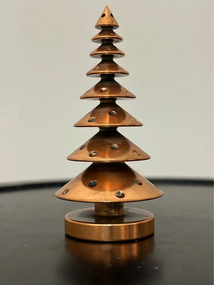 Vintage Brass Christmas Tree by Peace Design – Christmas Decor 4 image indicator(6)