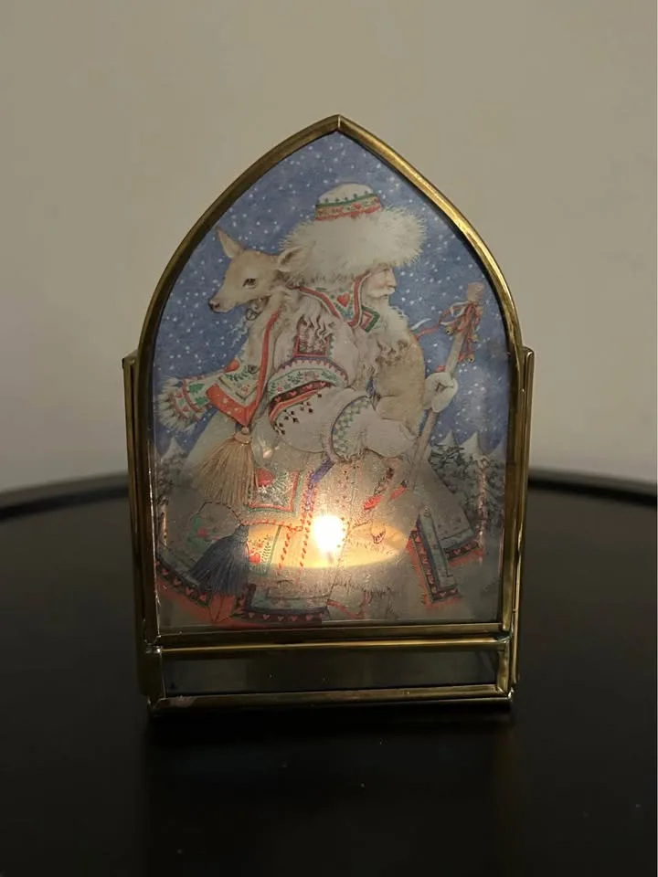 Enesco Brass and Glass Tealight Holder – Christmas Decor image indicator(3)