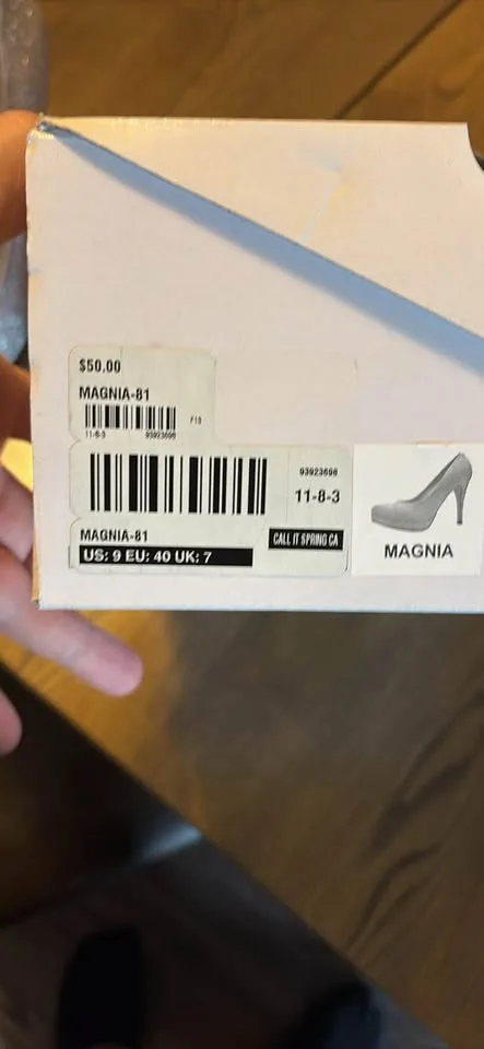 Silver glitter call it spring ￼Magnia size 9 image indicator(3)