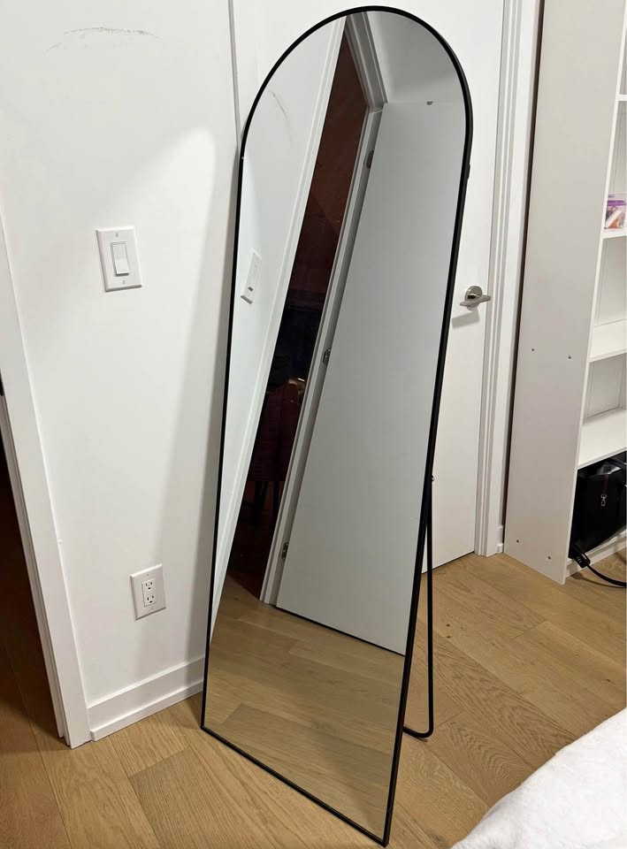 WALL MIRROR