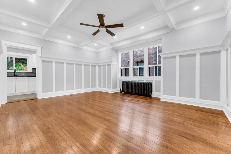 2 Beds 1 Bath - Apartment - photo 2